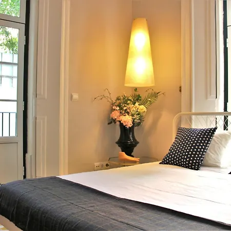 Apartment Sm1-happy At Hip Pr.real & Bair.alto + Private Patio! *