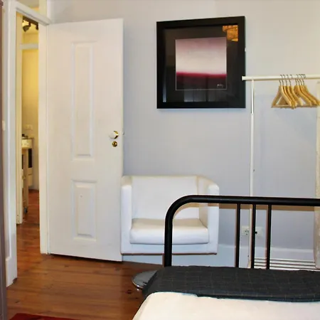 Sm1-happy At Hip Pr.real & Bair.alto + Private Patio! Apartment Lisbon